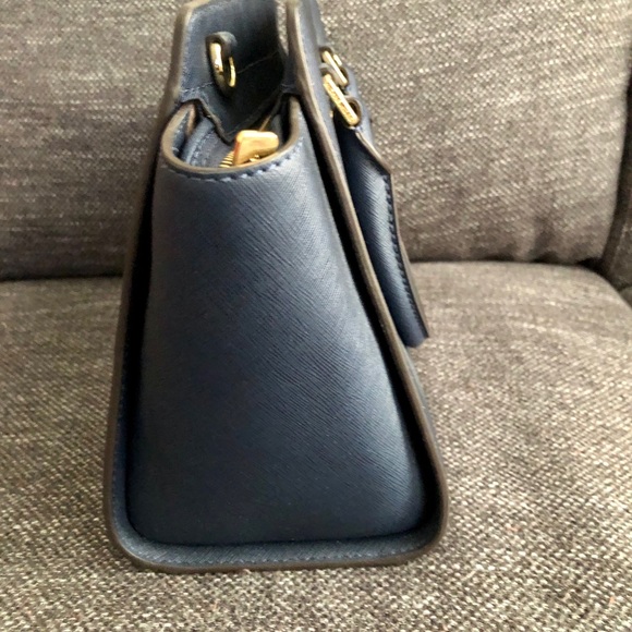 Michael Kors purse - Picture 3 of 8